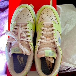 Women’s  Dunks-BRAND NEW